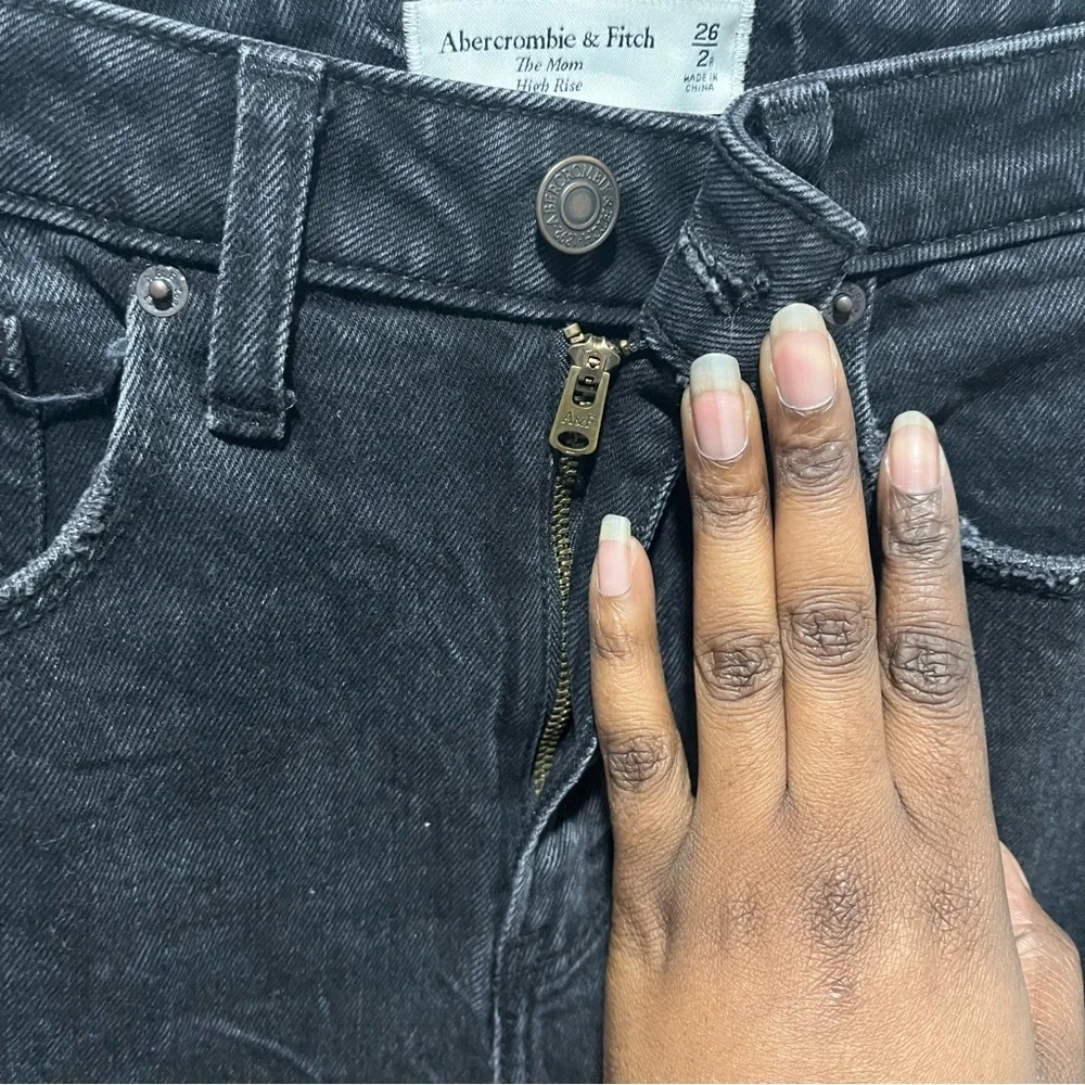 Abercrombie & Fitch Black The Mom High Rise Curve Love Jeans - Picture 4 of 14